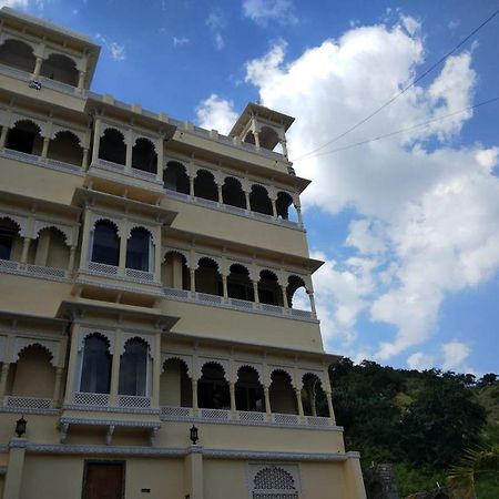 Golden Hands - Palace Raj Kumbha Kumbhalgarh Exterior photo
