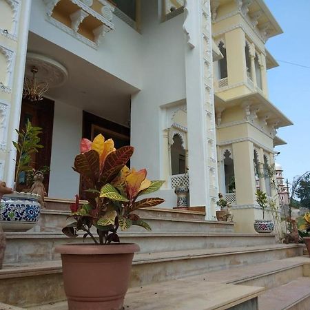 Golden Hands - Palace Raj Kumbha Kumbhalgarh Exterior photo