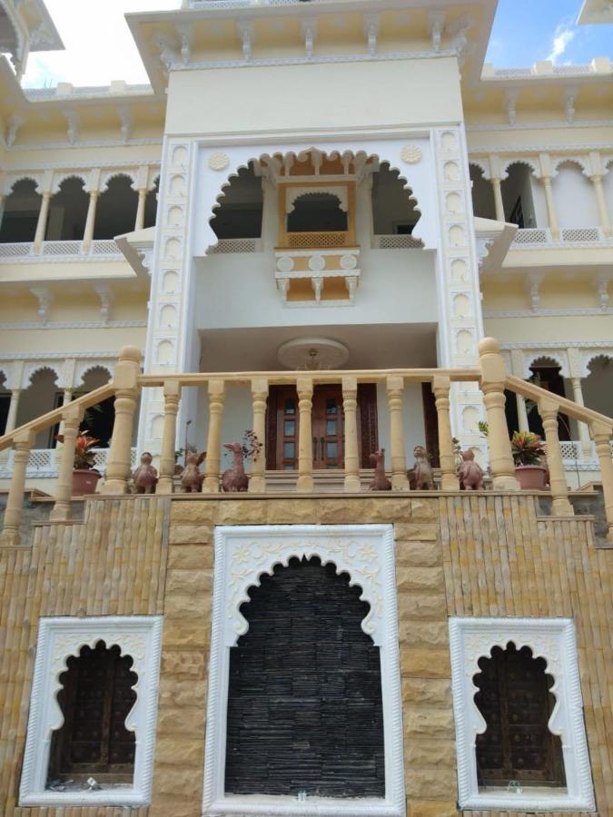 Golden Hands - Palace Raj Kumbha Kumbhalgarh Exterior photo